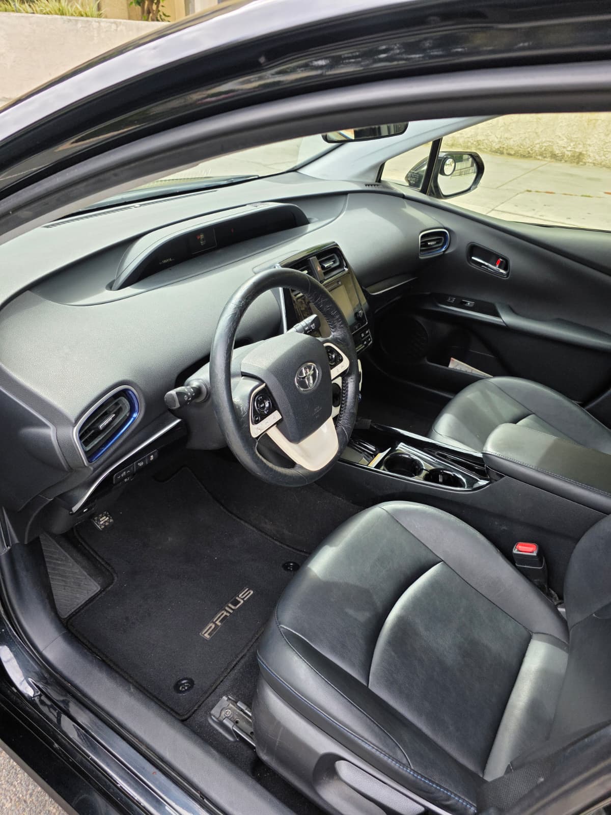 2017 Toyota Prius Three - Photo 7