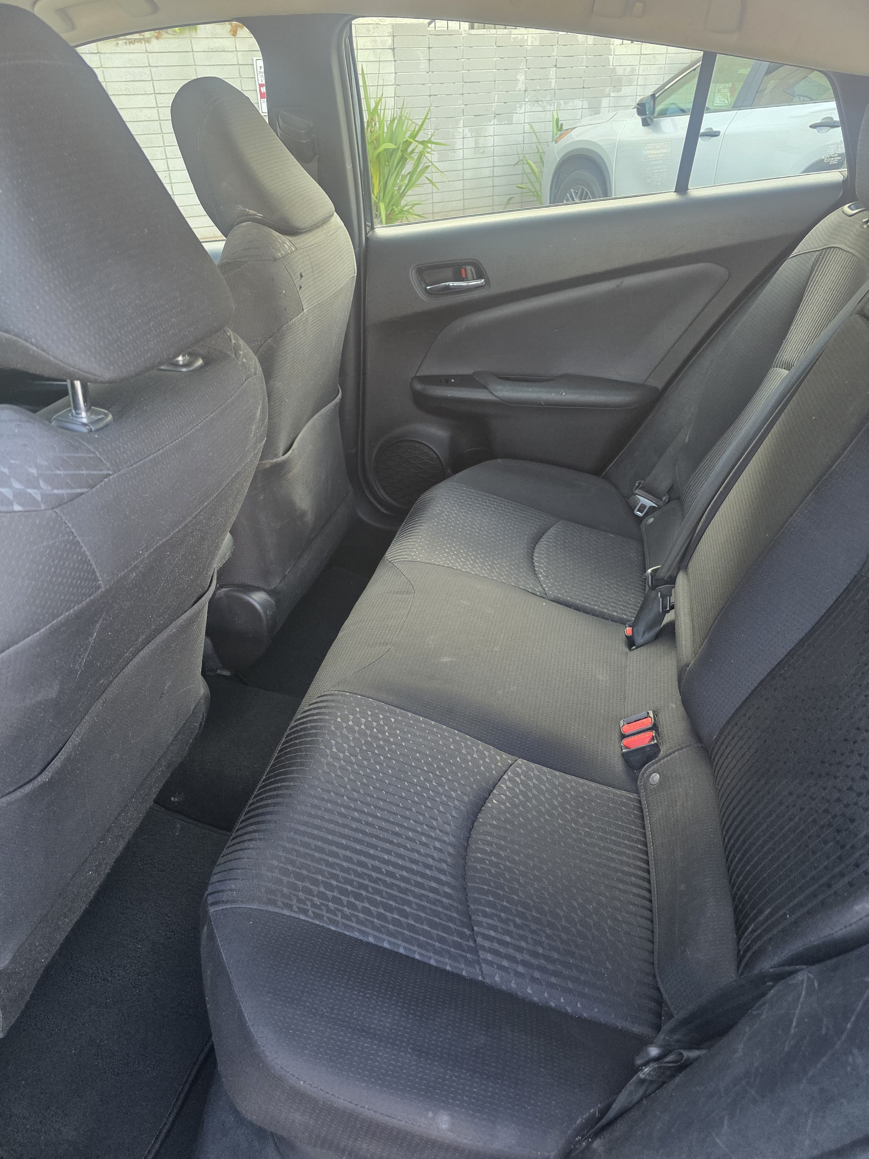 2018 Toyota Prius Three - Photo 6